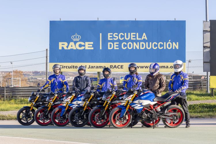 La Escuela RACE de Conducción y BMW Motorrad España lanzan nuevos cursos de conducción segura de motocicletas