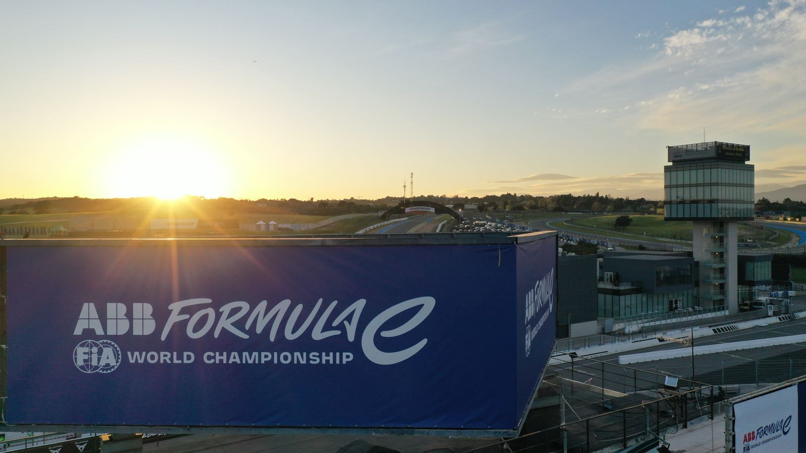 Más de 4.000 profesionales hacen posible el éxito de la Fórmula E en el Circuito de Madrid Jarama – RACE