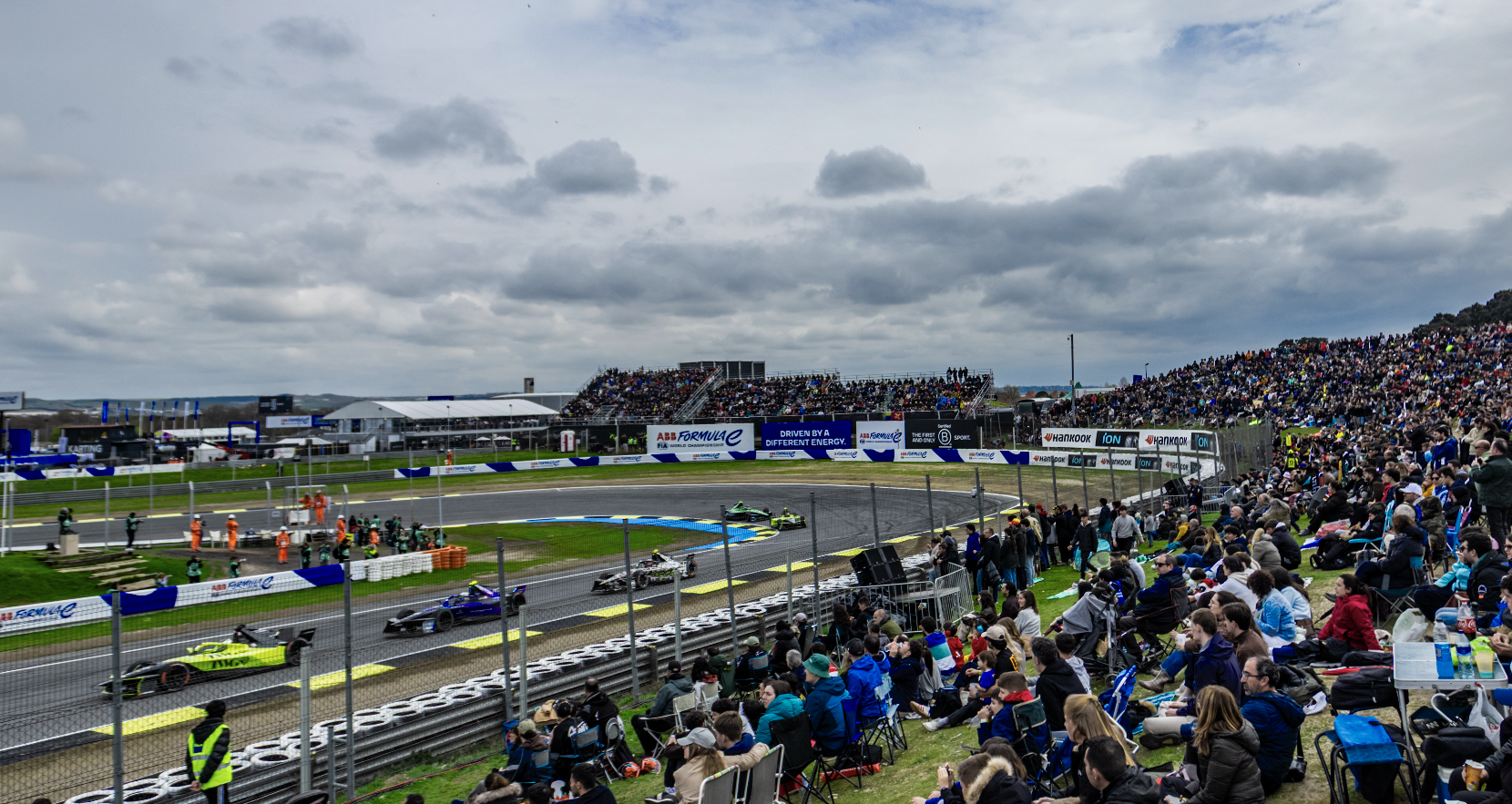 Los aficionados a la Fórmula E pueden adquirir desde hoy sus entradas para las dos carreras que se disputarán en 2027 en el Circuito de Madrid Jarama - RACE